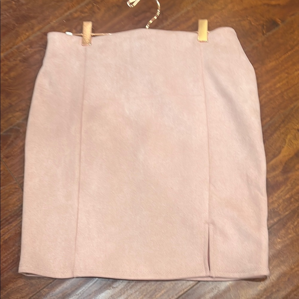 Chic Pink Pencil Skirt